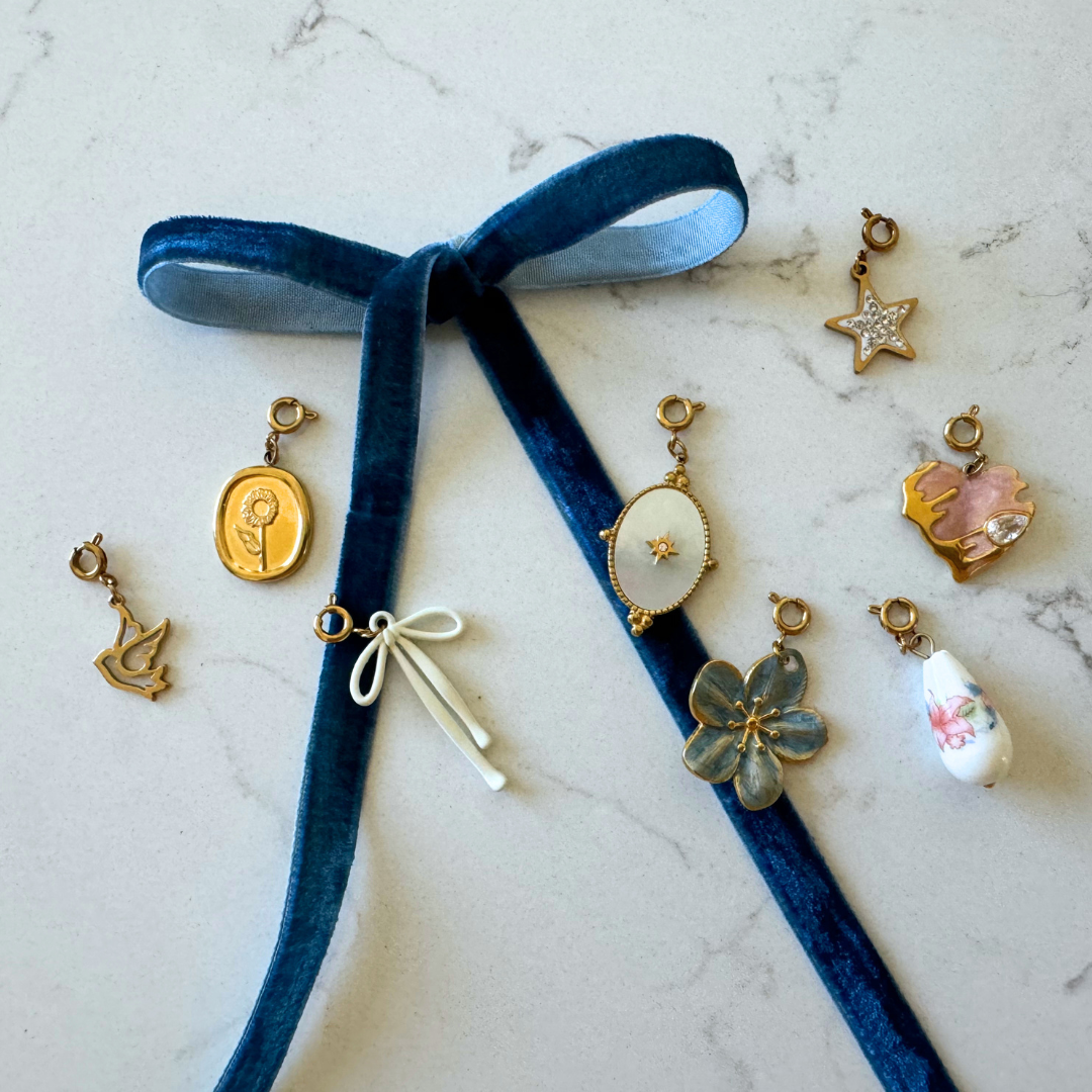 VINTAGE FLOWER PENDANT